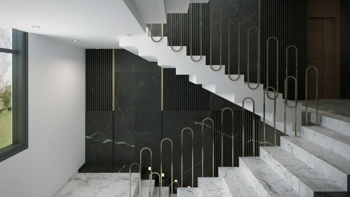 Escalier élégant aux marches claires éclairé avec soin