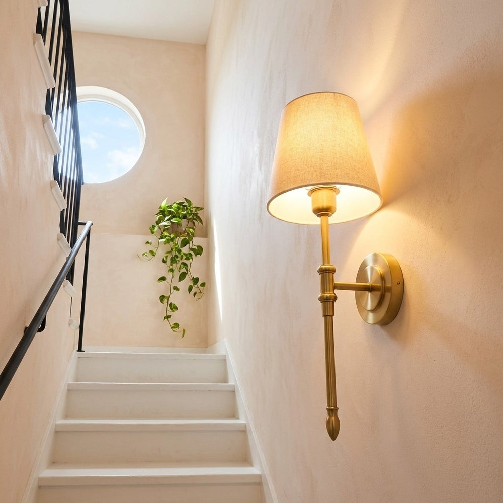 Applique murale chambre abat-jour tissu doré, style campagne - campagne escalier vu d en bas mur peche