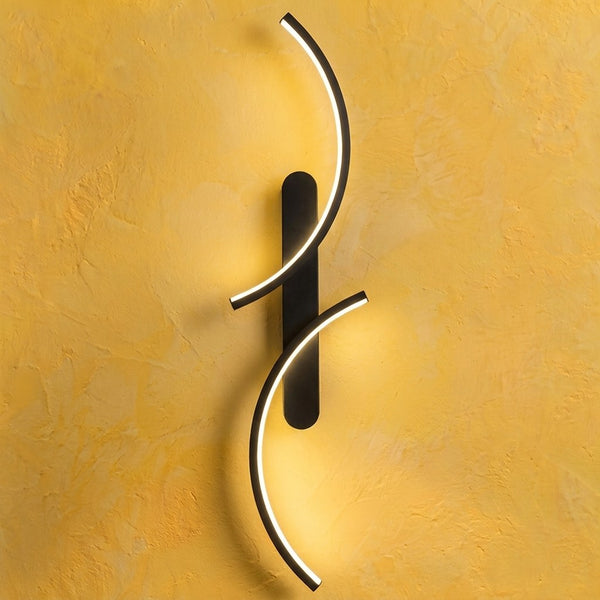 Applique murale salon LED forme C, design minimaliste