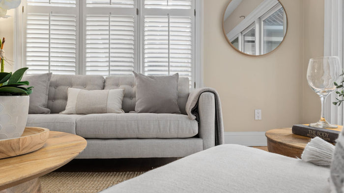 Décorer un intérieur neutre sans le rendre froid