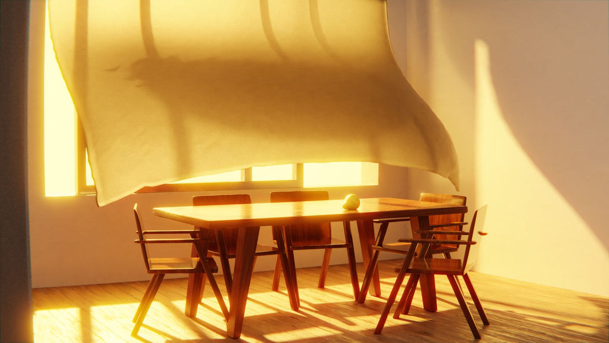 Salle à manger baignée d'une lumière dorée idéale pour la photo