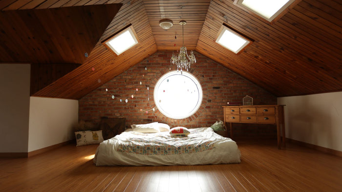 Éclairer une chambre mansardée
