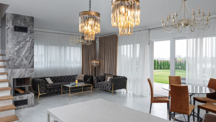 Lustre salon : bien le choisir, taille, hauteur, place et style