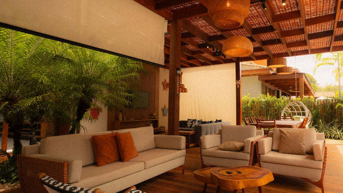 Suspension extérieure : pergola, terrasse couverte, IP et matières