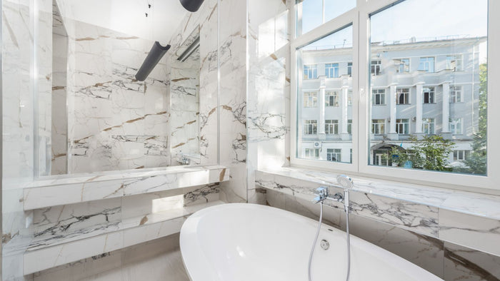 Travertin ou marbre : lequel choisir pour un luminaire ?