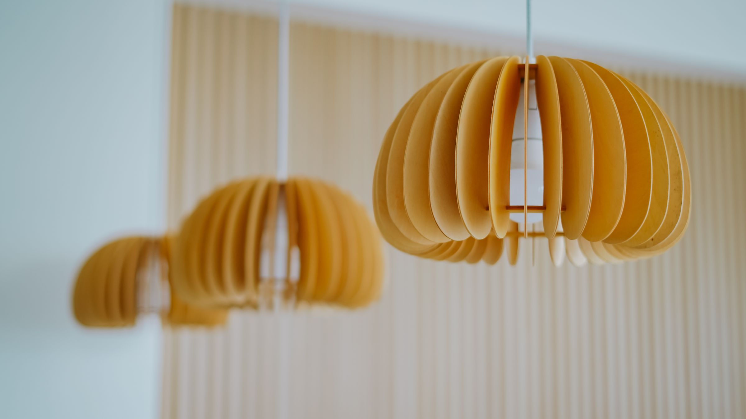 Luminaires en bois — collection Lumiverra