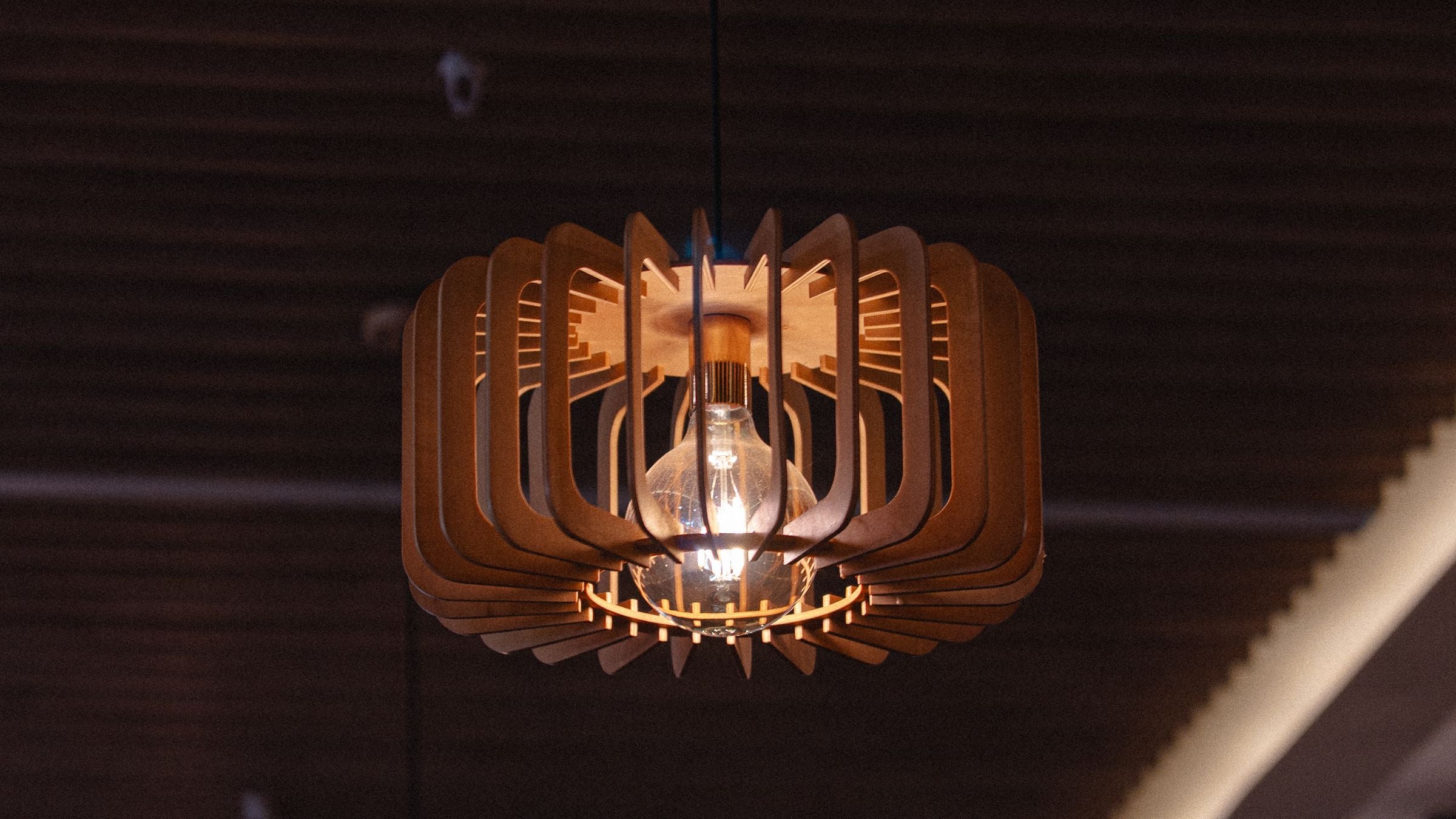 Suspensions en bois — collection Lumiverra