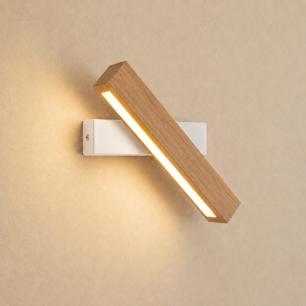 Applique bois massif LED à tête pivotante, socle blanc, allumée #blanc #21-cm