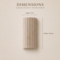 Dimensions de l'applique 3D en travertin : hauteur 16,5 cm, largeur 9 cm