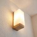 Applique murale salon en bois, moderne, douille E27 - bois carre 13 vue d en bas #carre