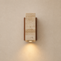 Applique bloc carré en travertin jaune sur socle noyer, cône descendant #carre-socle-noyer