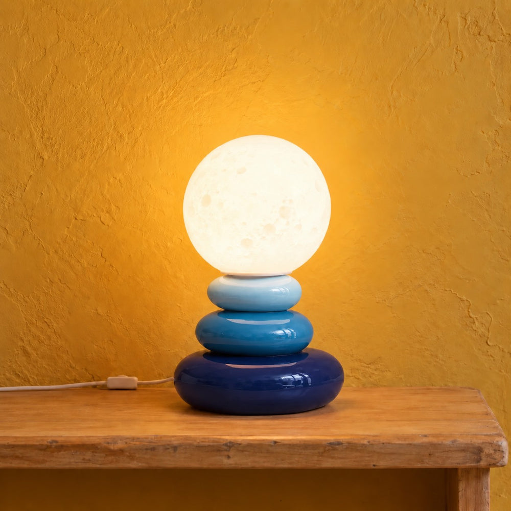 Lampe à poser galets empilés en céramique bleue, globe effet lune #bleu