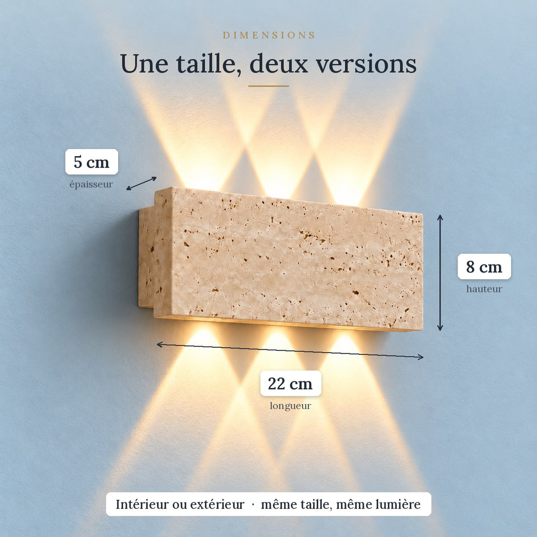 Dimensions de l'applique en travertin : 22 cm de long, 8 cm de haut, 5 cm d'épaisseur