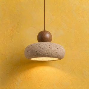 Suspension salon travertin, japonaise wabi-sabi, pierre Ø 15 cm - suspension japonaise mur jaune